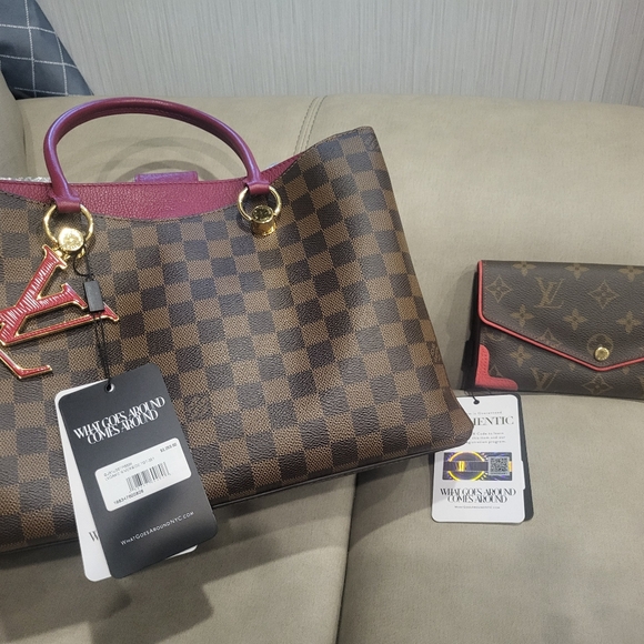 Louis Vuitton Handbags - LOUIS VUTTON